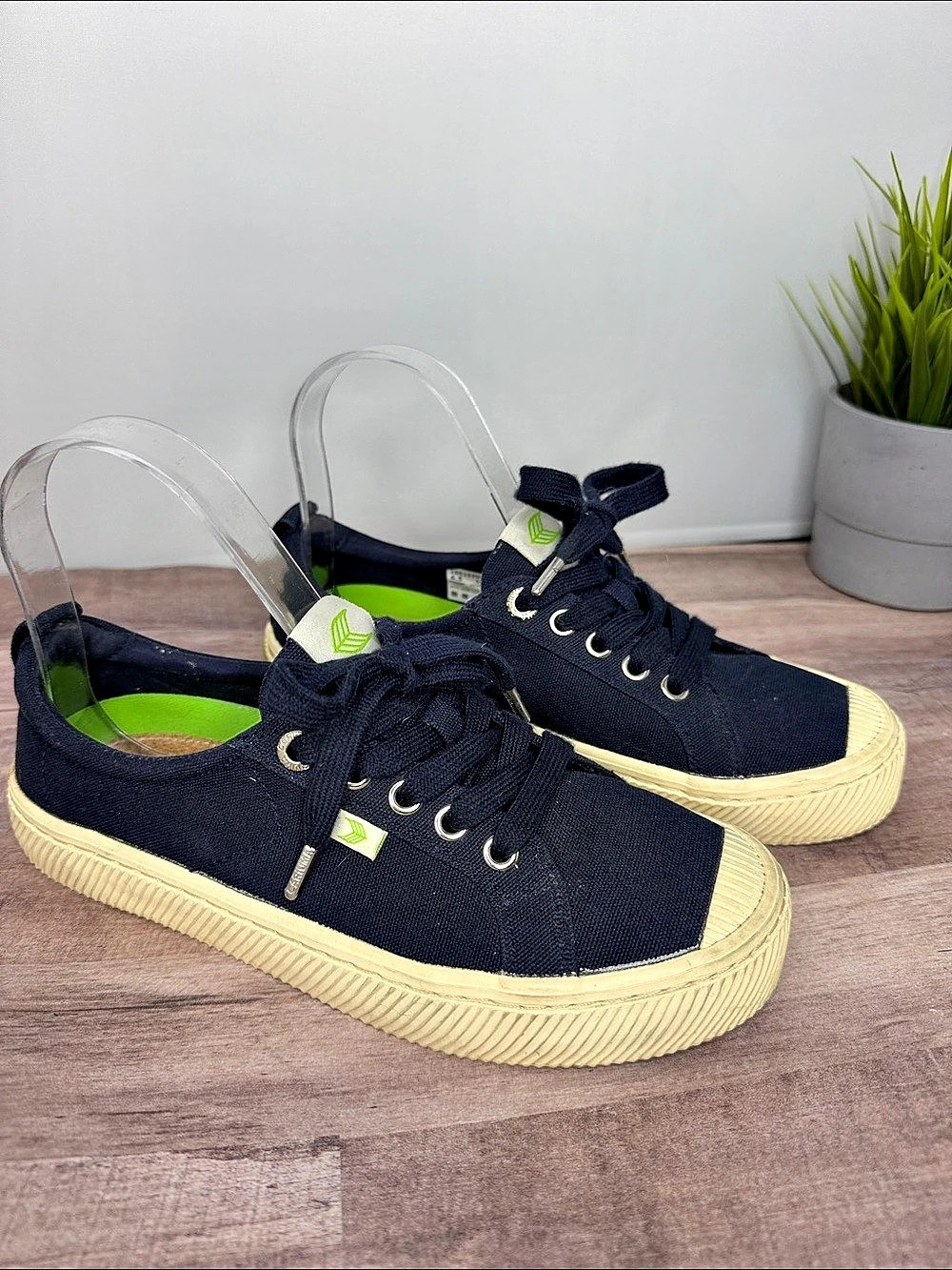Cariuma OCA Low Canvas Sneakers Blue US 6.5